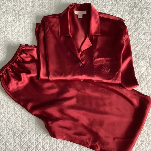 Oscar de la Renta Other - Oscar de la Renta satiny burgundy wine pajamas